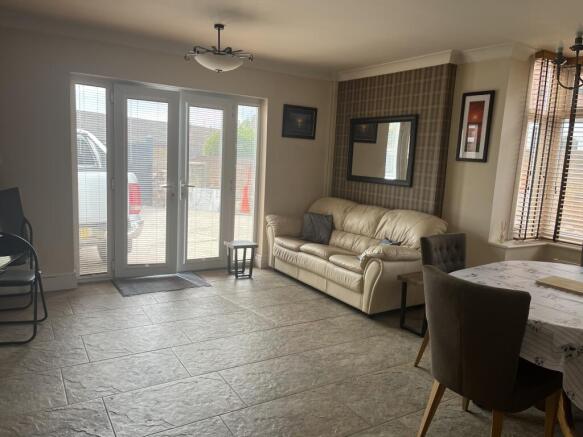 House Share to rent Image 9