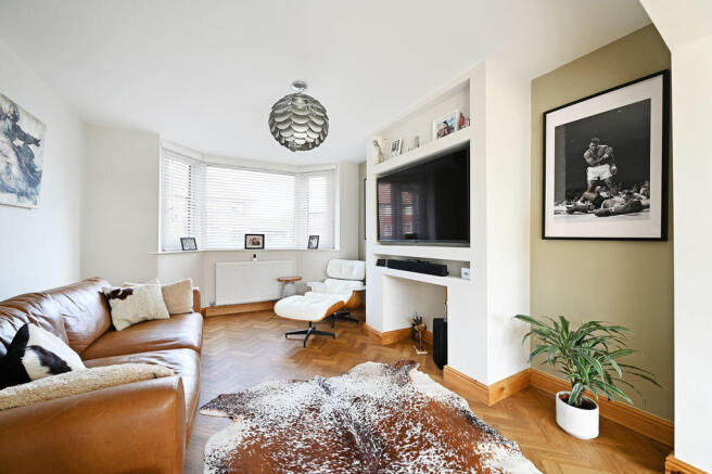 3 bed Semi-Detached for sale Image 2