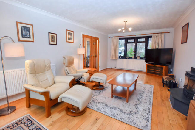 Bracken Avenue, Loggerheads photo 4