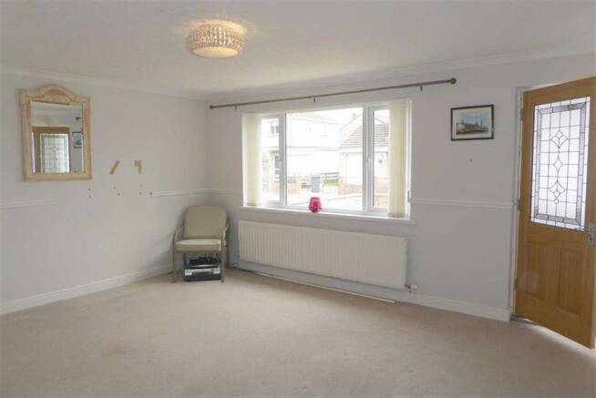LOUNGE - DINING ROOM