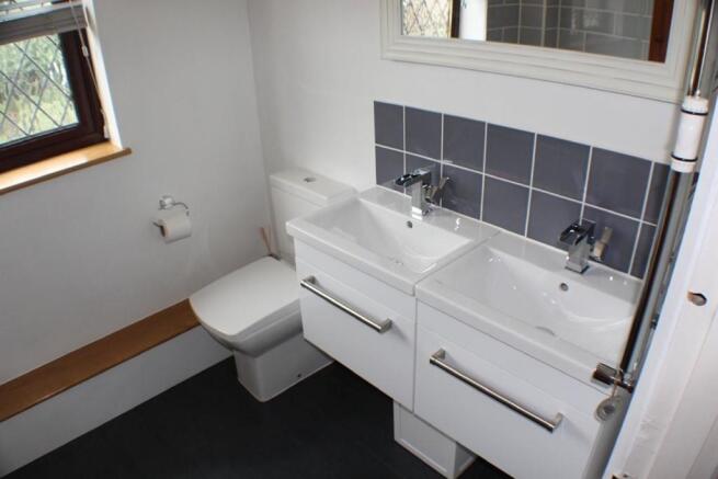 bathroom 3 wades.jpg