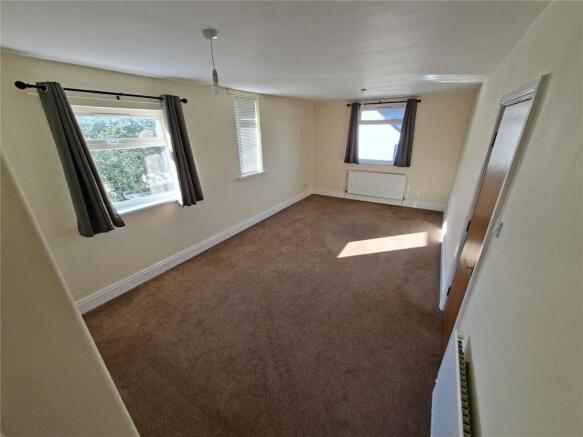 4 bed Detached for sale Image 10