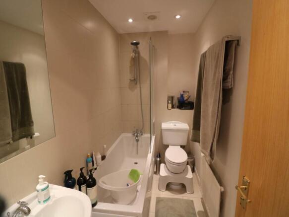 Bathroom (2).jpeg