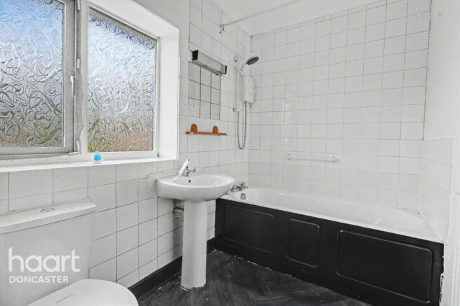3 bed Terraced for sale Image 12