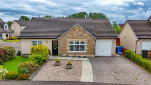 86, The Cairns, Muir Of Ord IV6 7AT