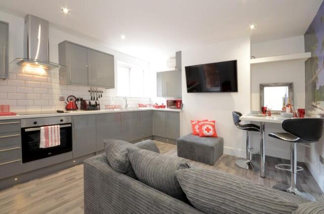 1 bed Terraced to rent Image 5