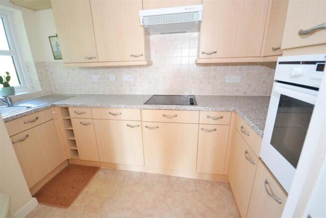 2 bed Apartment for sale Image 6