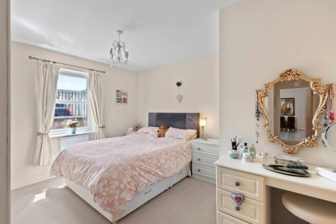 2 bed Ground Flat for sale Image 9
