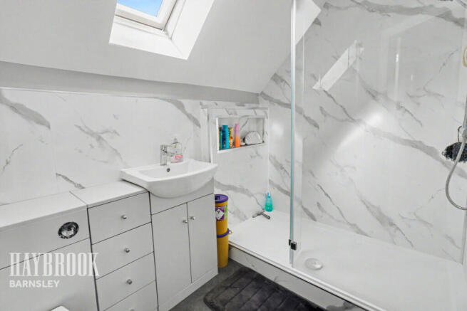3 bed Town House for sale Image 8