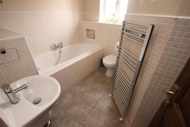 BATHROOM (1).JPG