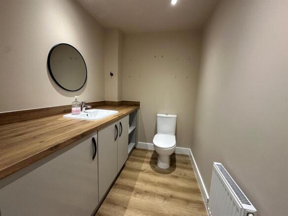 3 bed Semi-Detached to rent Image 7