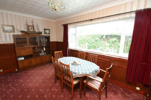 Bedroom 3/Dining Roo