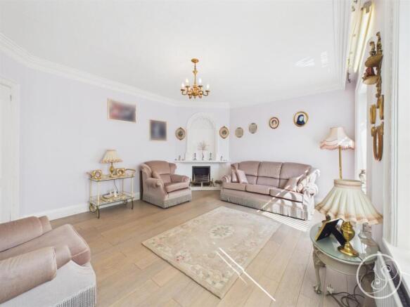 3 bed Detached Bungalow for sale Image 4