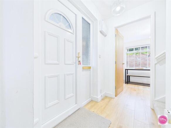 Hawthorn Cresent, Stapenhill (22).jpg