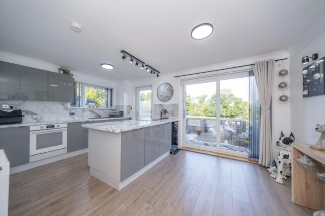 Kitchen/Dining Area