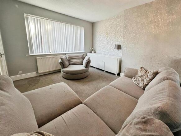 3 bed Semi-Detached for sale Image 6