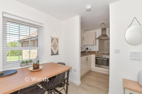 Easington Place, Aylesham, Canterbury, Kent