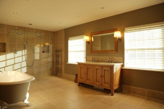 En suite to master