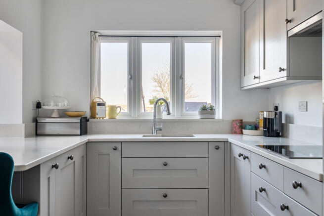 1424748669bc02c37e064