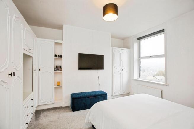 3 bed Terraced for sale Image 10