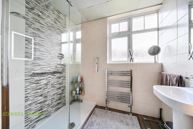 South Norwood Hill, London, SE25 photo 4