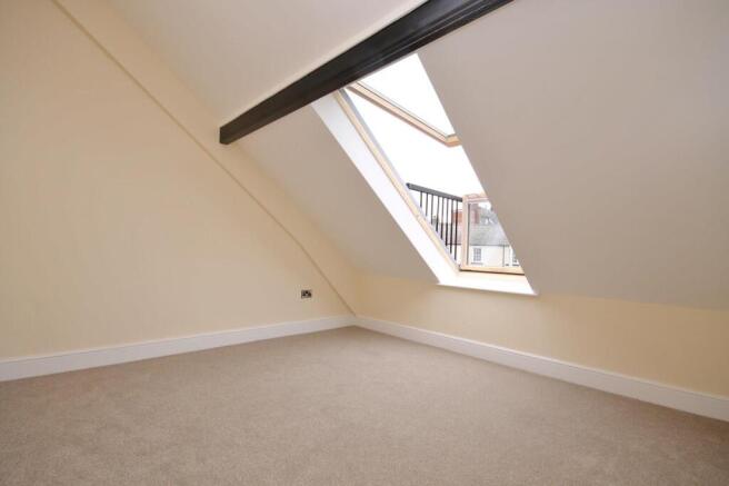 2 bed Apartment to rent Image 5