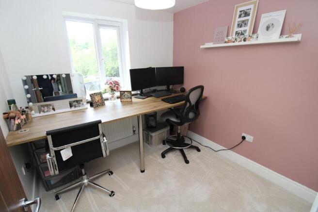 4 bed Semi-Detached for sale Image 10