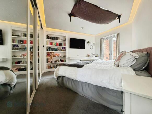 2 bed Semi-Detached for sale Image 8