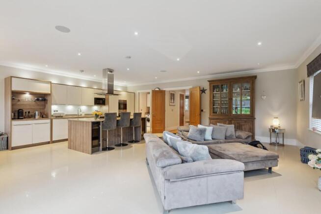 Lammas Lane, Esher photo 4