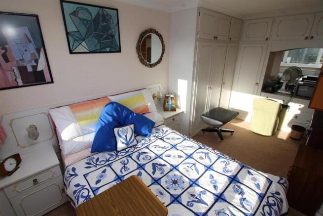 16 Bed 2.JPG