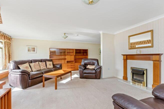 11 Newmills Grove, Balerno, Edinburgh, EH14 5SY photo 3