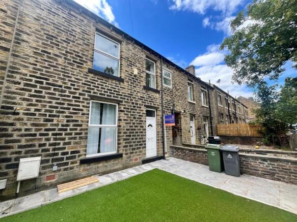 3 bed Terraced for sale Image 2