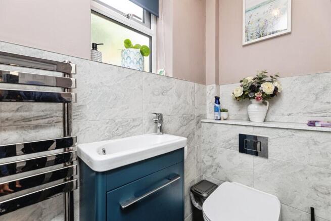 4 bed Detached for sale Image 6