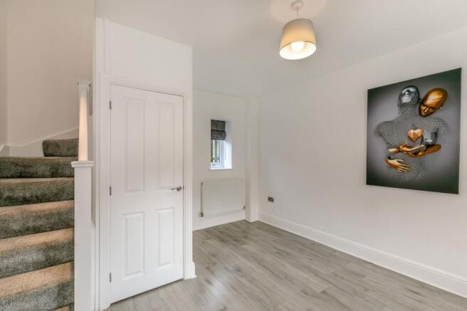 2 bed Terraced to rent Image 5