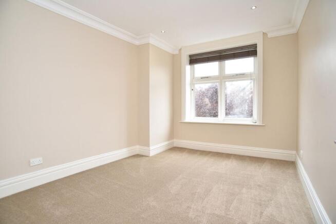 2 bed Flat for sale Image 6