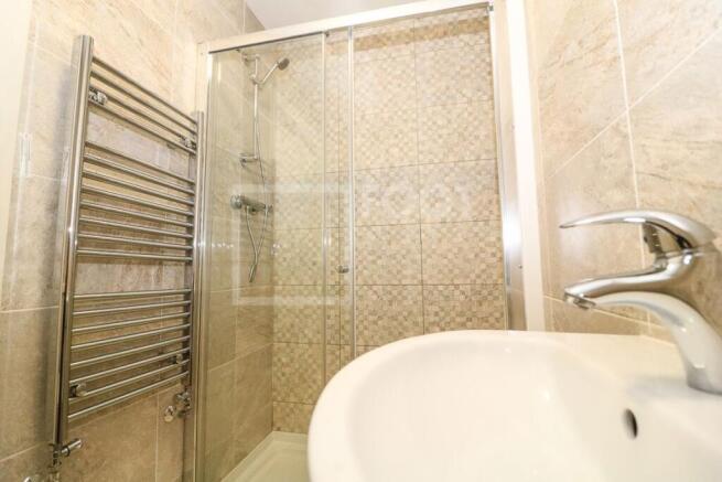 1 bed Apartment to rent Image 4