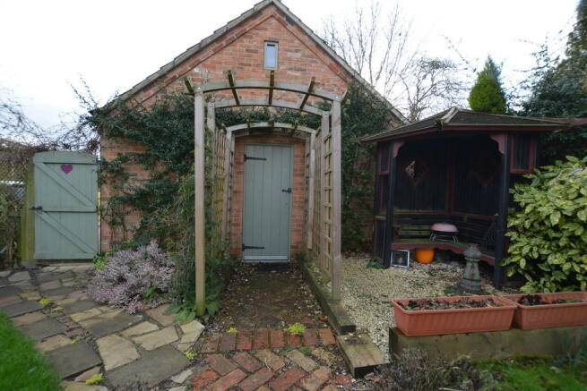 Photo 10