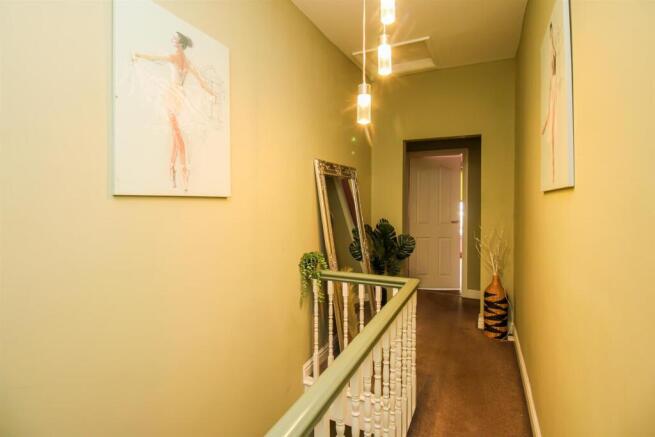 3 bed Terraced for sale Image 6