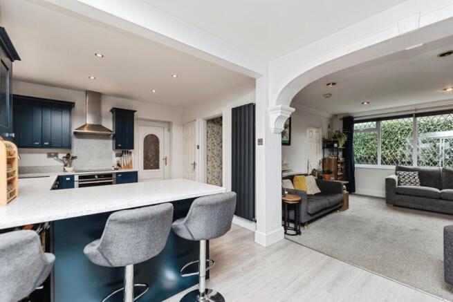 3 bed Semi-Detached for sale Image 4