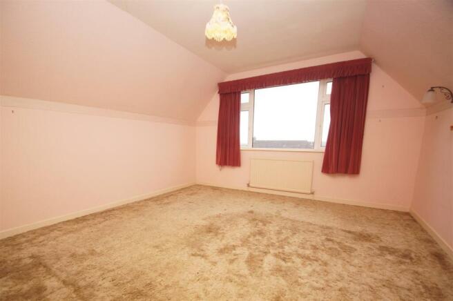 USE Bedroom 2.JPG