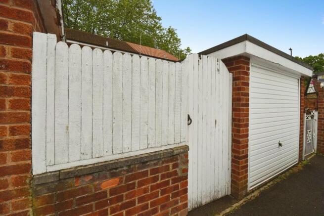 2 bed Terraced for sale Image 5