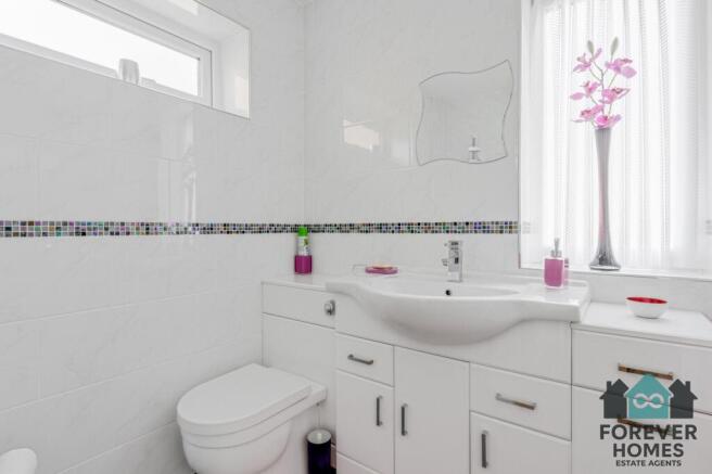 3 bed Detached for sale Image 8