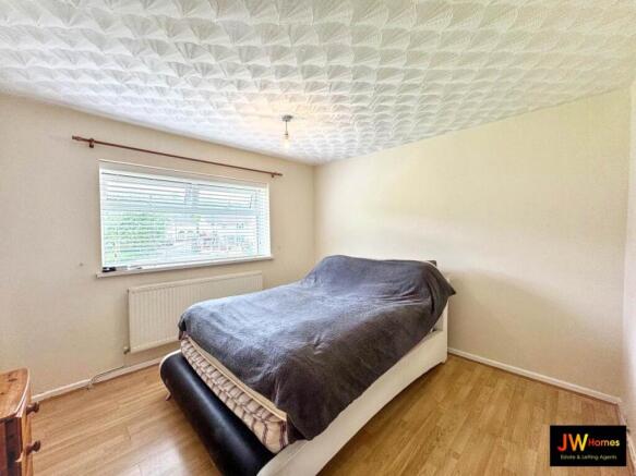 BEDROOM 1 (40)