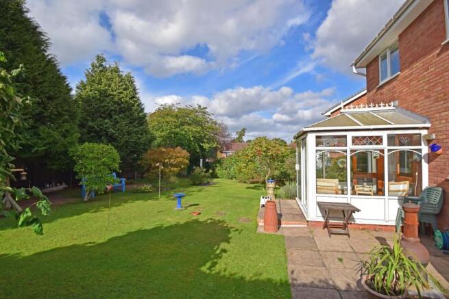 8 Crabtree Close, garden c new.jpg