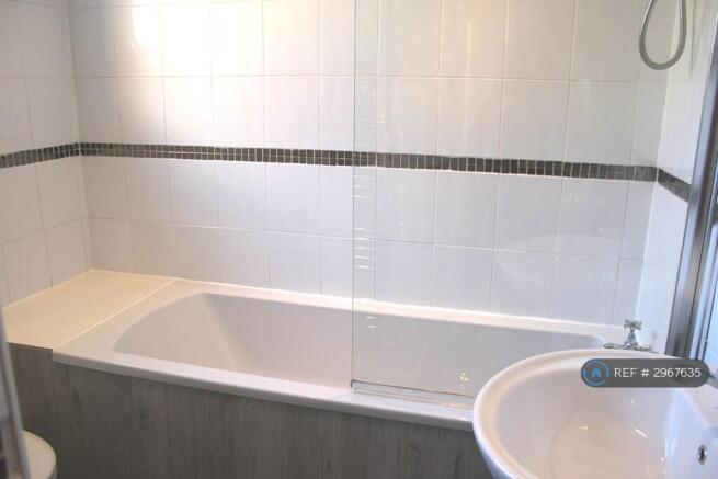 2 bed Terraced to rent Image 11