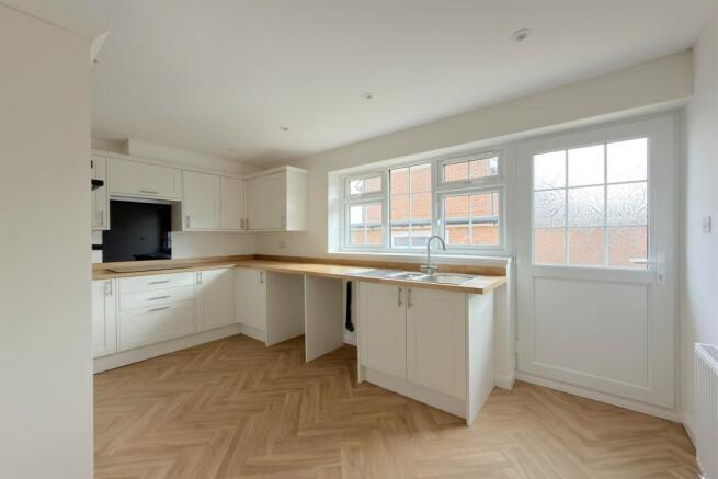 2 bed Bungalow for sale Image 5