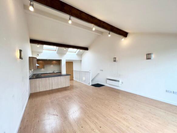 2 bed Apartment for sale Image 8