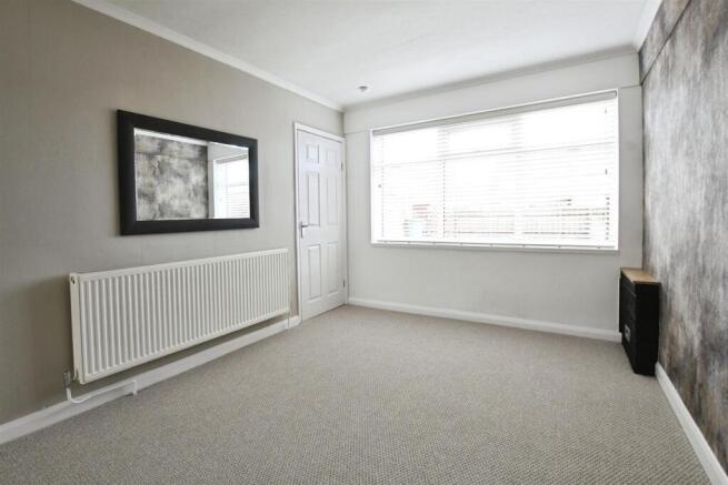 3 bed Semi-Detached for sale Image 8