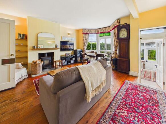 Sitting/living room
