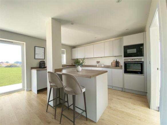 4 bed Detached for sale Image 4